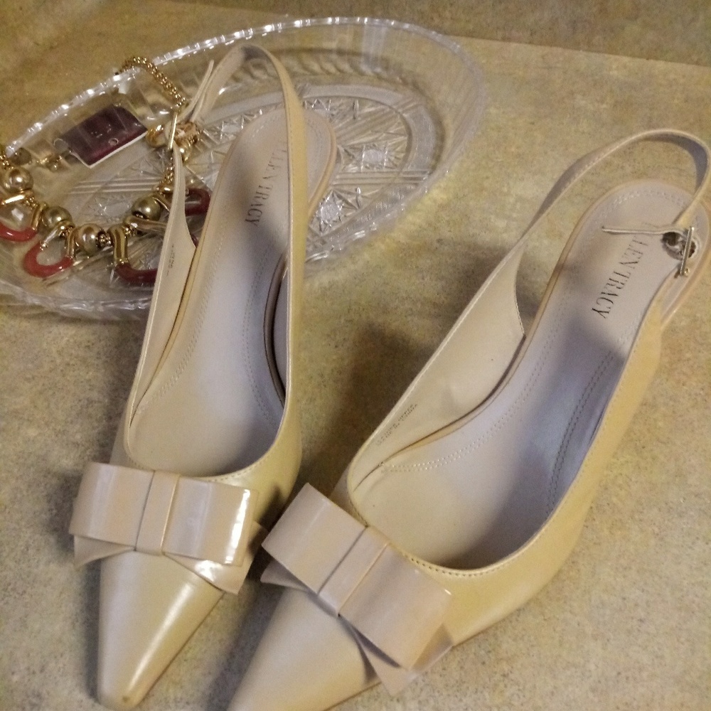 Ellen Tracy heels